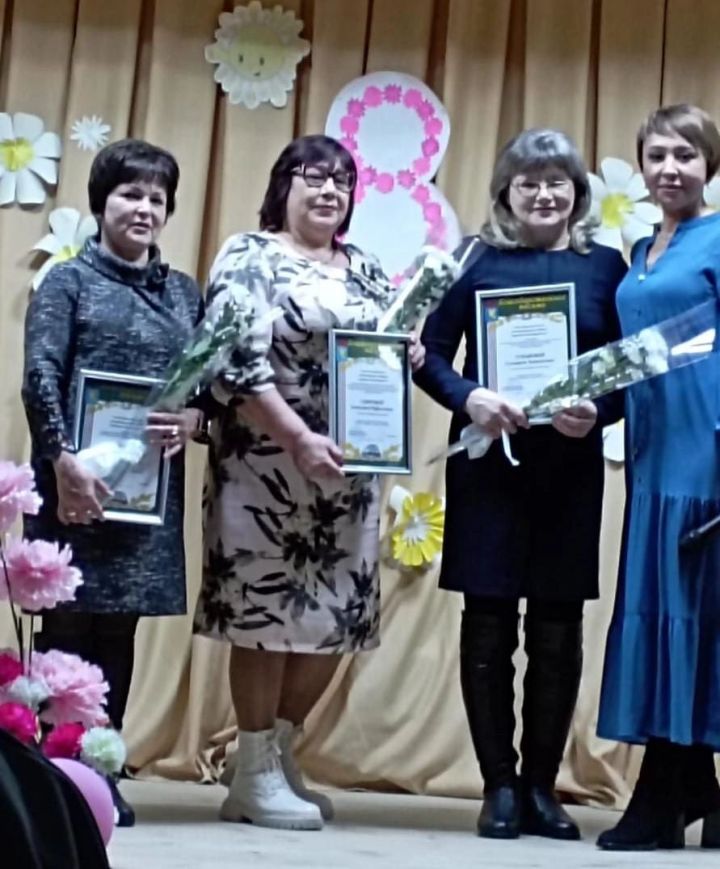 Жительницам Урусовского сельского поселения вручены благодарственные письма главы Мензелинского района