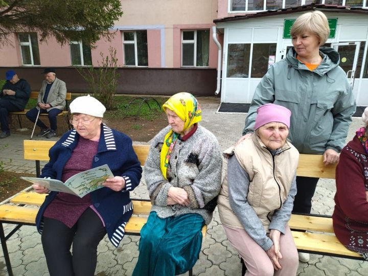 В Мензелинском доме-интернате для престарелых и инвалидов провели литературный час, посвященный Тукаю
