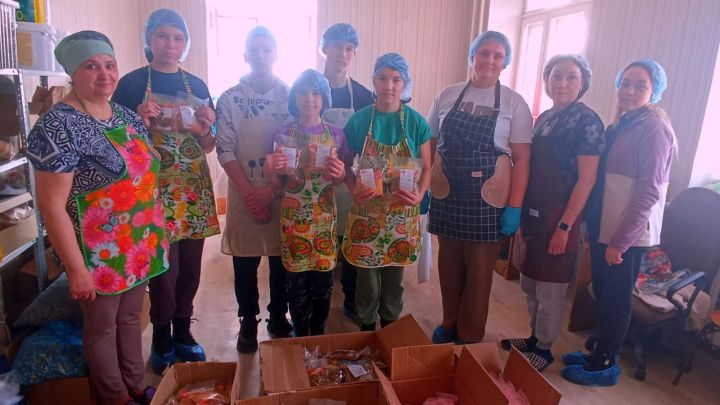 Воспитанники реабилитационного центра  «Умырзая» приняли участие в фасовке сухих супов