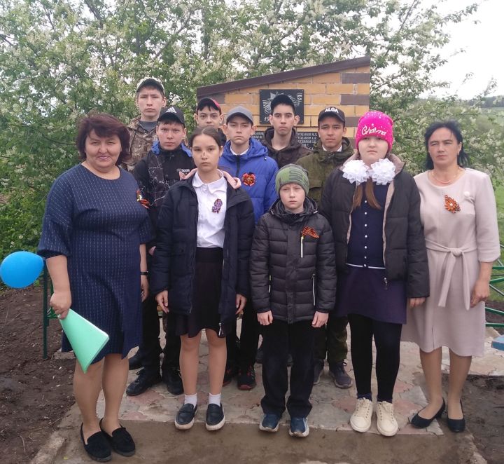 Тегермәнчедә Җиңү бәйрәме хөрмәтенә митингны үзара салым буенча ясалган обелиск янында үткәрделәр