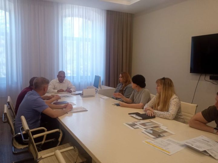 Глава Мензелинского района провёл прием граждан