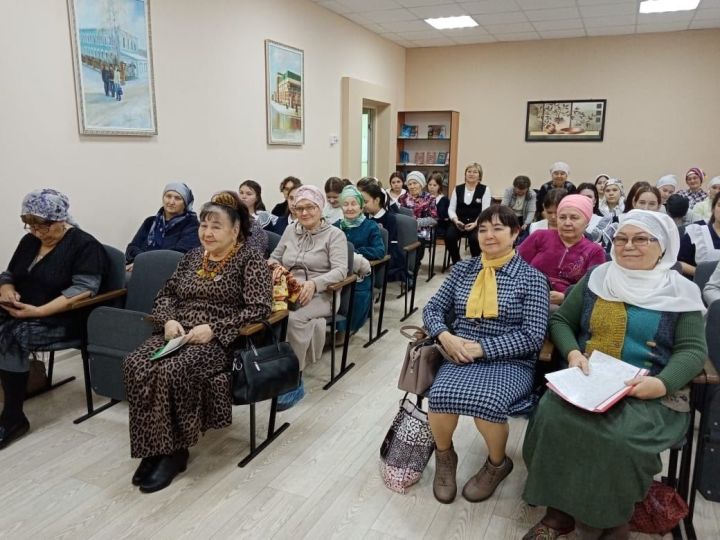 В Мензелинске состоялась встреча с мамами, воспитавшими близнецов