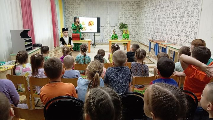 Детский сад № 2 «Алтынчеч» распахнул свои двери для выездной мультстудии «Тылсымлы ачкыч»