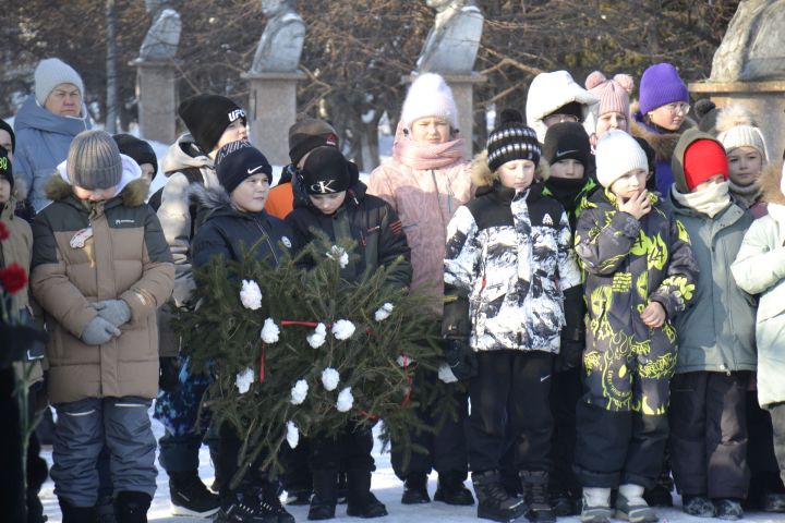 В Мензелинске состоялся митинг в честь Дня защитника Отечества