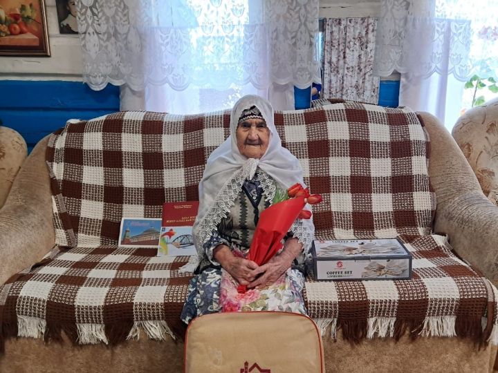 Минзәлә районында яшәүче тыл ветераны 95 яшьлек юбилеен билгеләп үтте