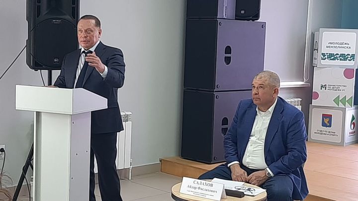 Айдар Метшин встретился с активом Мензелинского района