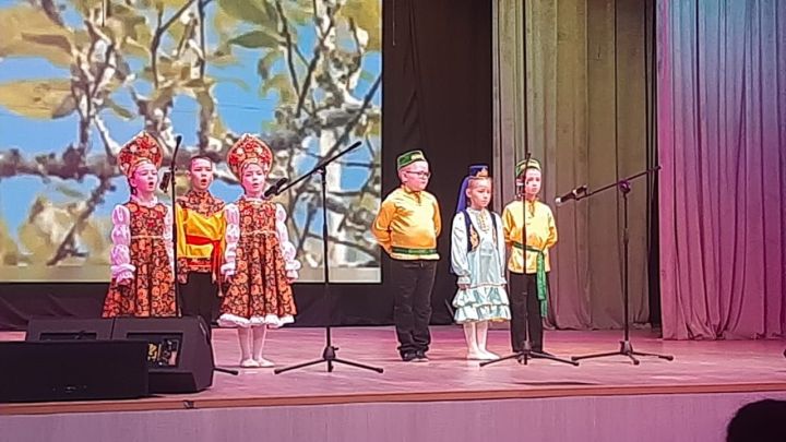 В Мензелинске прошел фестиваль искусства и творчества «Весенняя капель»
