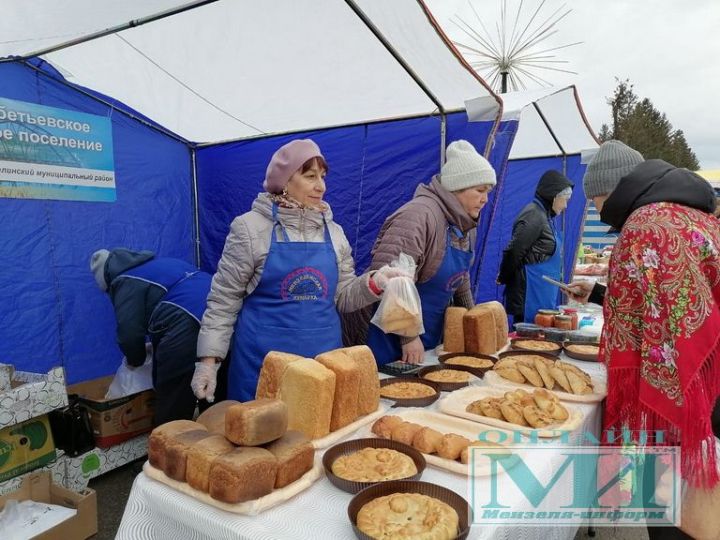 Весенняя ярмарка в Мензелинске: мнения продавцов и покупателей