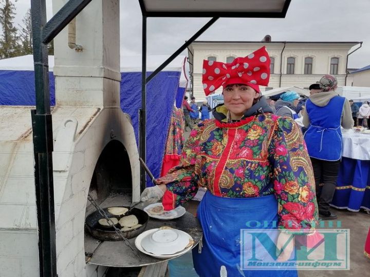 Весенняя ярмарка в Мензелинске: мнения продавцов и покупателей
