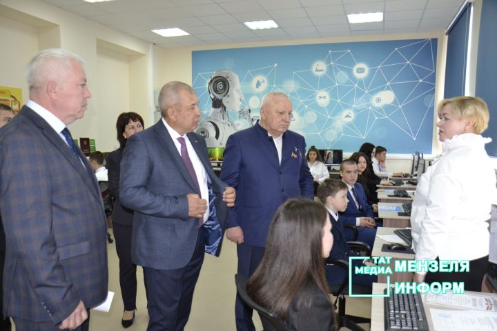 В средней школе № 2 состоялось открытие нового компьютерного класса