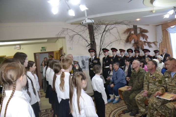В Мензелинске открылась экспозиция, посвященная участникам СВО