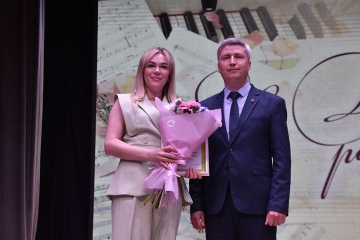 Минзәләдә мәдәният хезмәткәрләре көнен билгеләп үттеләр