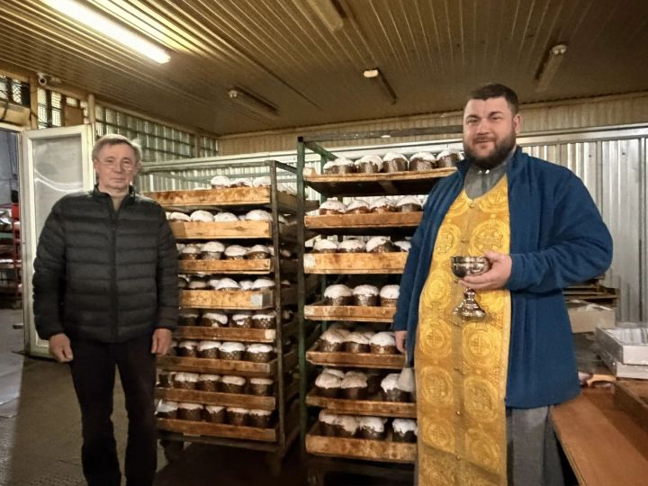 Освящены мензелинские куличи
