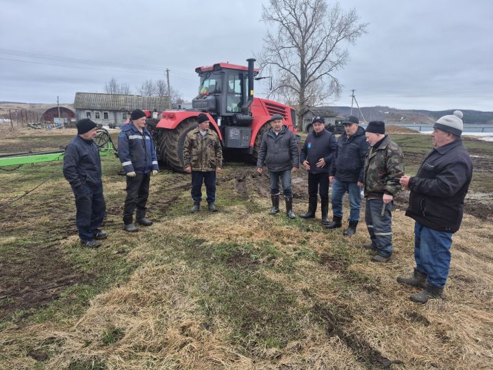Минзәлә районы башлыгы Айдар Салахов авыл җирлекләрендә булды