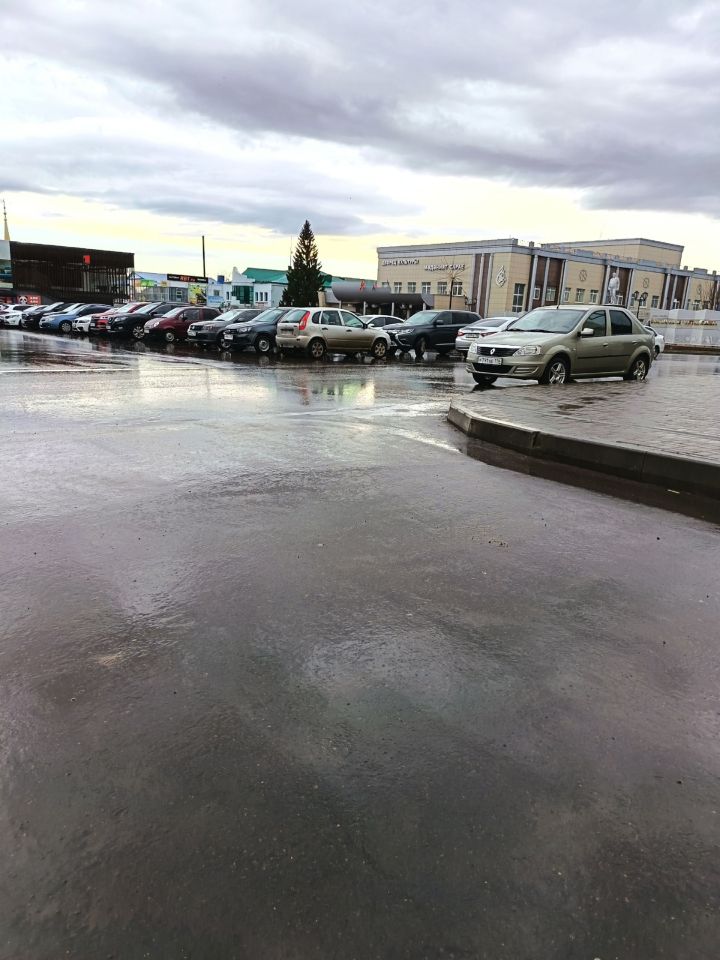 Татарстанда 10 апрель көнне секундына 20 метрга кадәр җил, кар һәм яшен көтелә