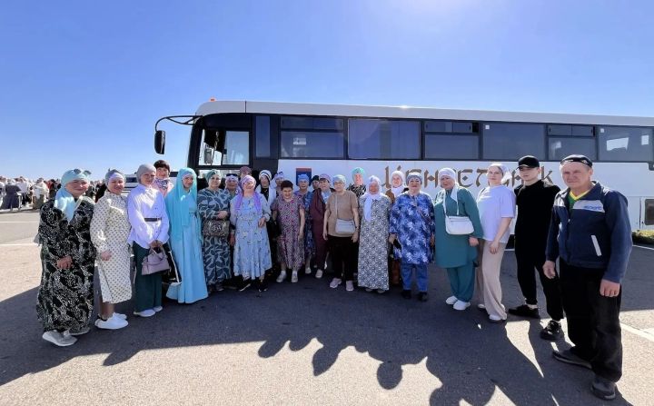 Минзәлә мөселманнары Изге Болгар җыенына бардылар