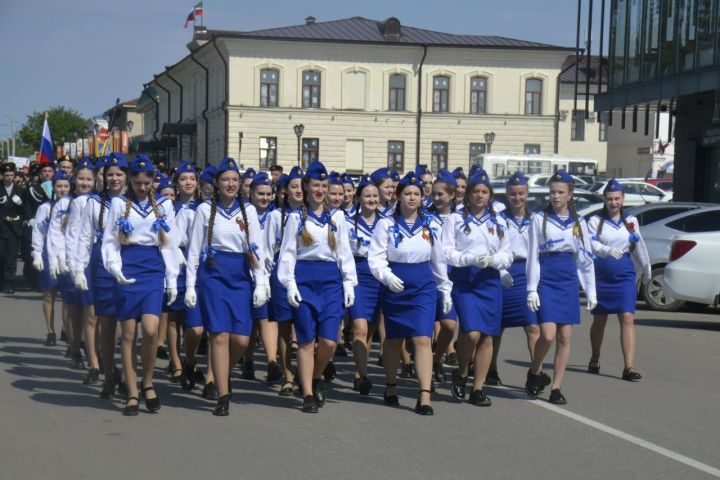 Минзәләдә Җиңүнең 81 еллыгына багышланган яшьләр митингы узды