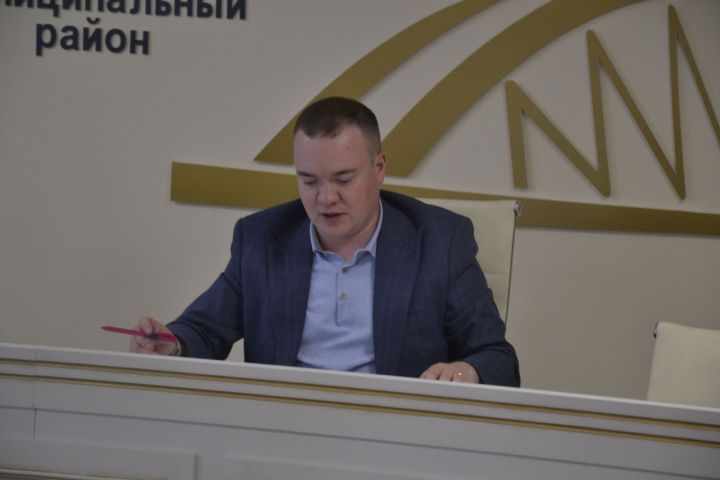 Минзәләдә коррупциягә каршы көрәш комиссиясе утырышы булды