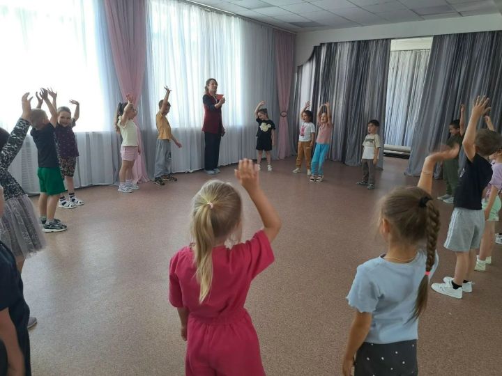 Минзәләдә балалар бакчасында тәрбияләнүчеләргә партизаннарның батырлыгы турында сөйләделәр