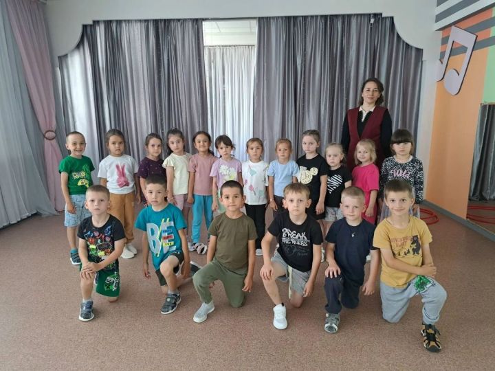 Минзәләдә балалар бакчасында тәрбияләнүчеләргә партизаннарның батырлыгы турында сөйләделәр