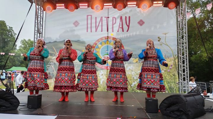 Минзәлә районы делегациясе Питрауга барды