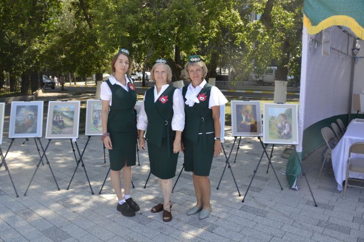 Минзәлә делегациясе Казахстандагы Сабантуйда татар мәдәнияте белән таныштырды