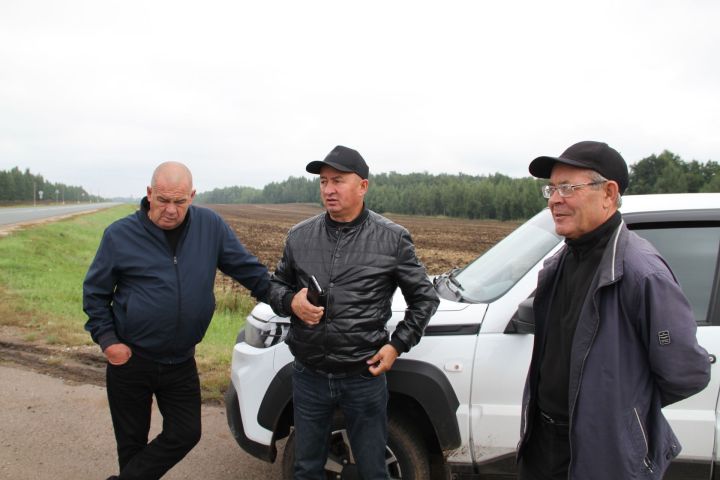 В Мензелинском районе поручено ускорить выдачу зерна за паевые земли