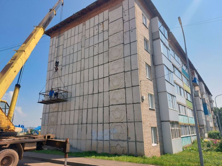 В Мензелинском районе продолжается капитальный ремонт многоквартирных домов