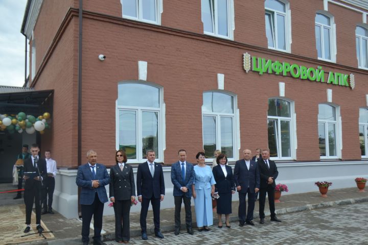 В Мензелинске заработал «Цифровой АПК»