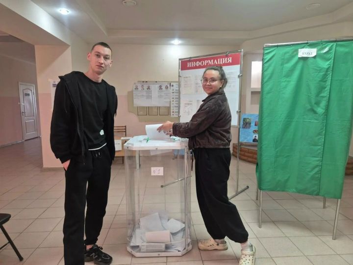 В Мензелинске еще есть молодежь, и они участвуют в выборах