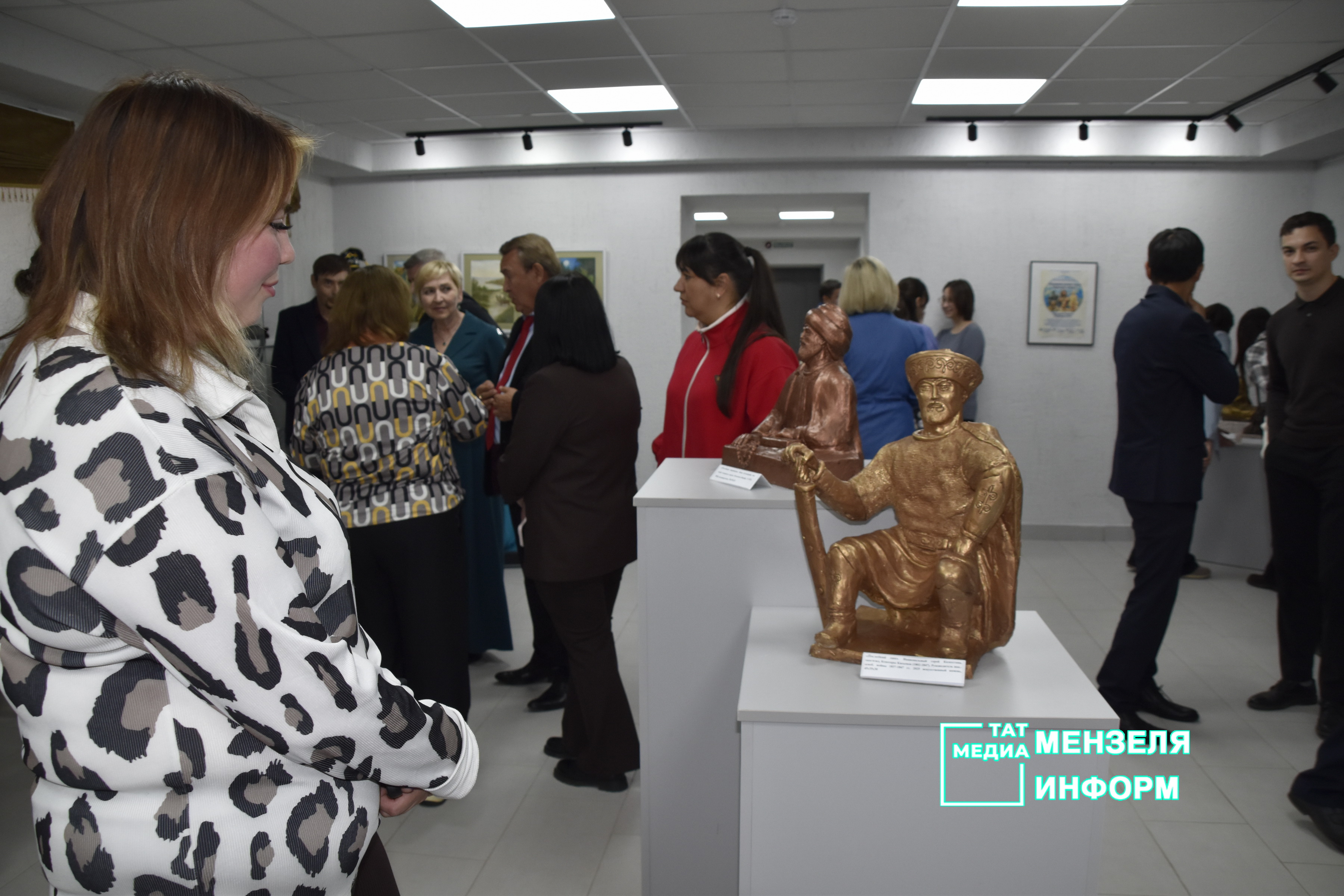 Выставка работ Рафиля Зиннурова в Детской школе искусств