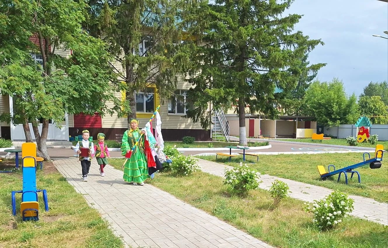 Бакчада Сабантуй бәйрәме узды