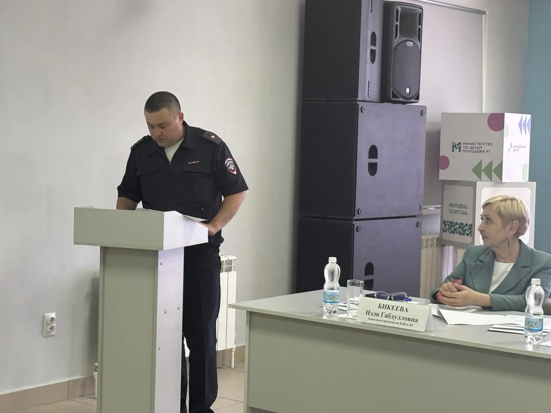 Подросткам и родителям также напоминали о возможности обратиться на «Детский телефон доверия». 