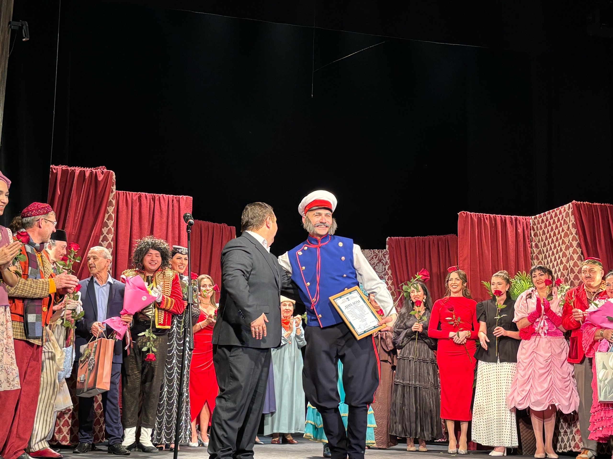 Артист Рөстәм Зиннуров