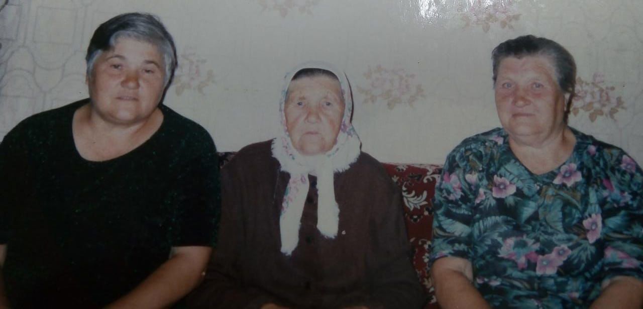 В Мензелинске поздравили с днем рождения 102-летнюю бабушку