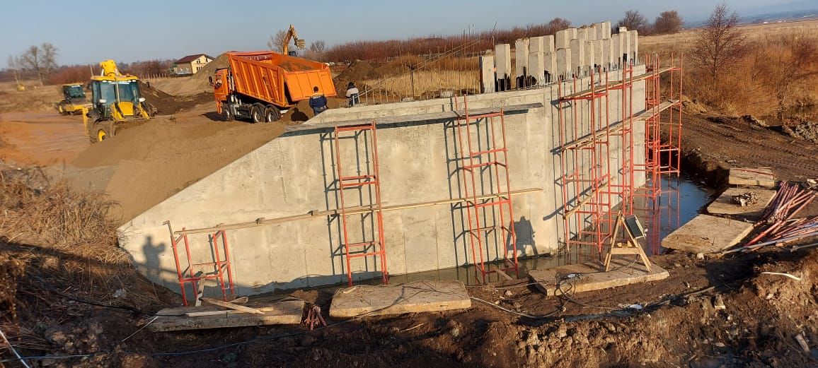 Продолжается строительство моста возле села Иске Мунча
