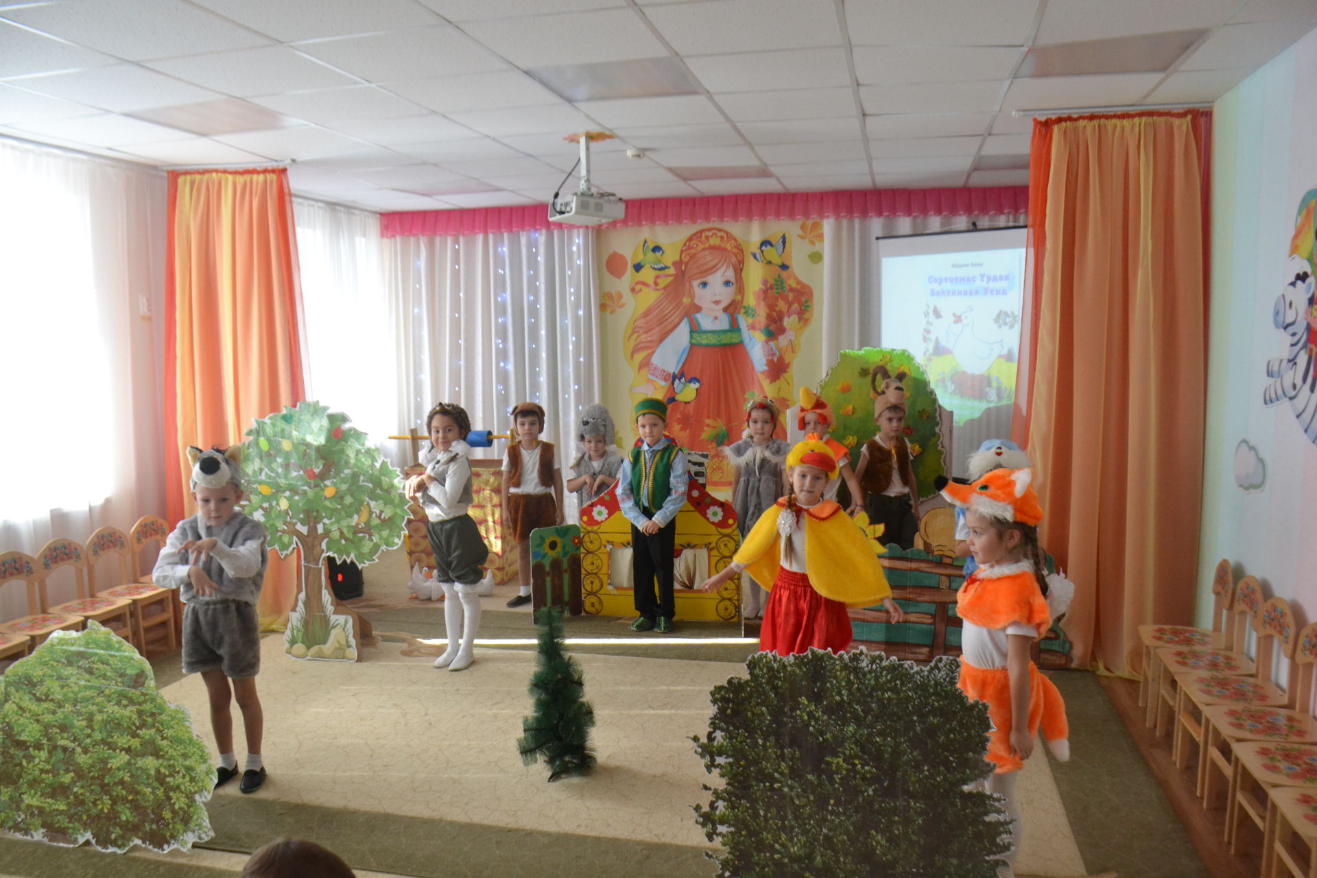 В детском саду “Зоренька” г. Мензелинск прошел конкурс “Сөмбелә чибәре-2021”