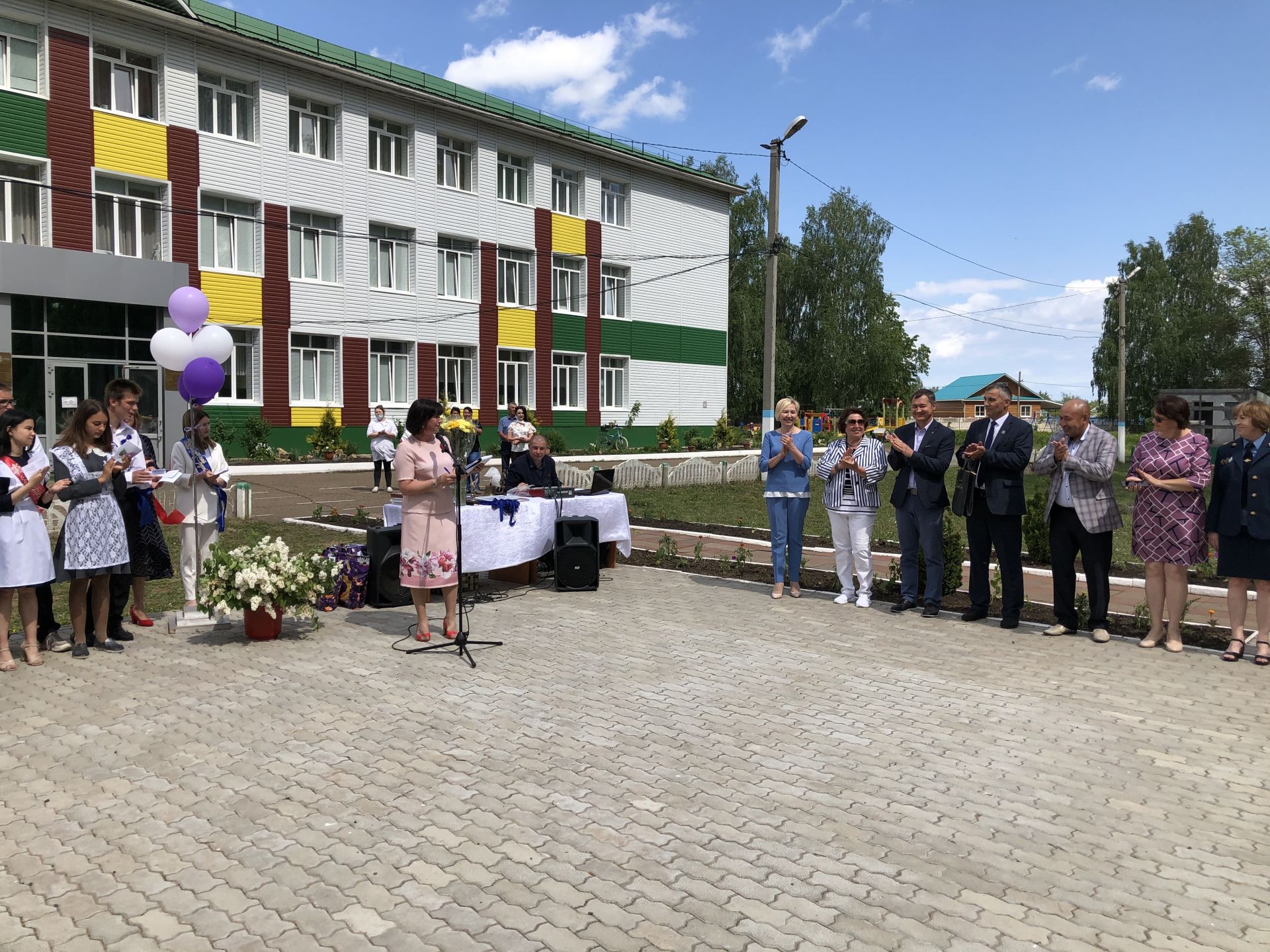 В Мензелинской школе-интернат прошел «Последний звонок»