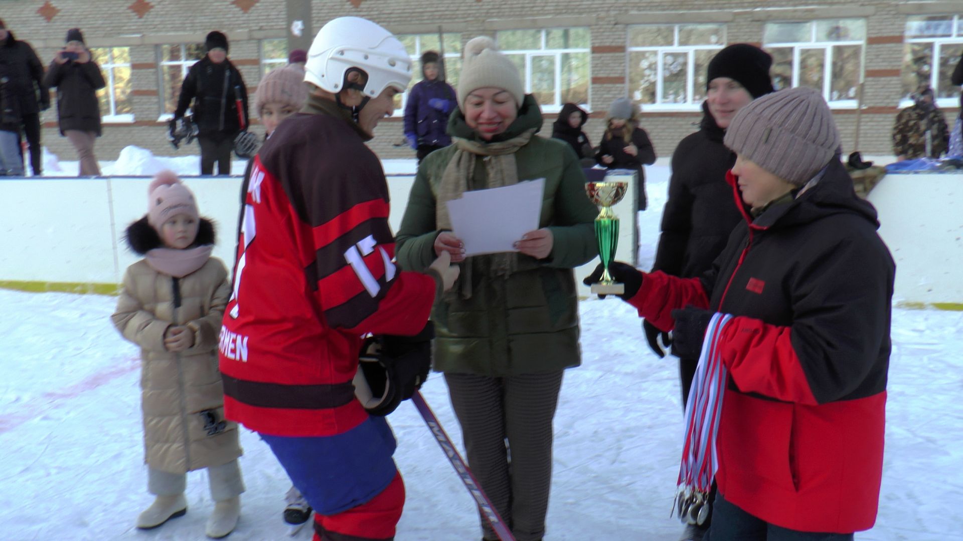 В Верхнетакерменском сельском поселении состоялся хоккейный турнир среди мужчин