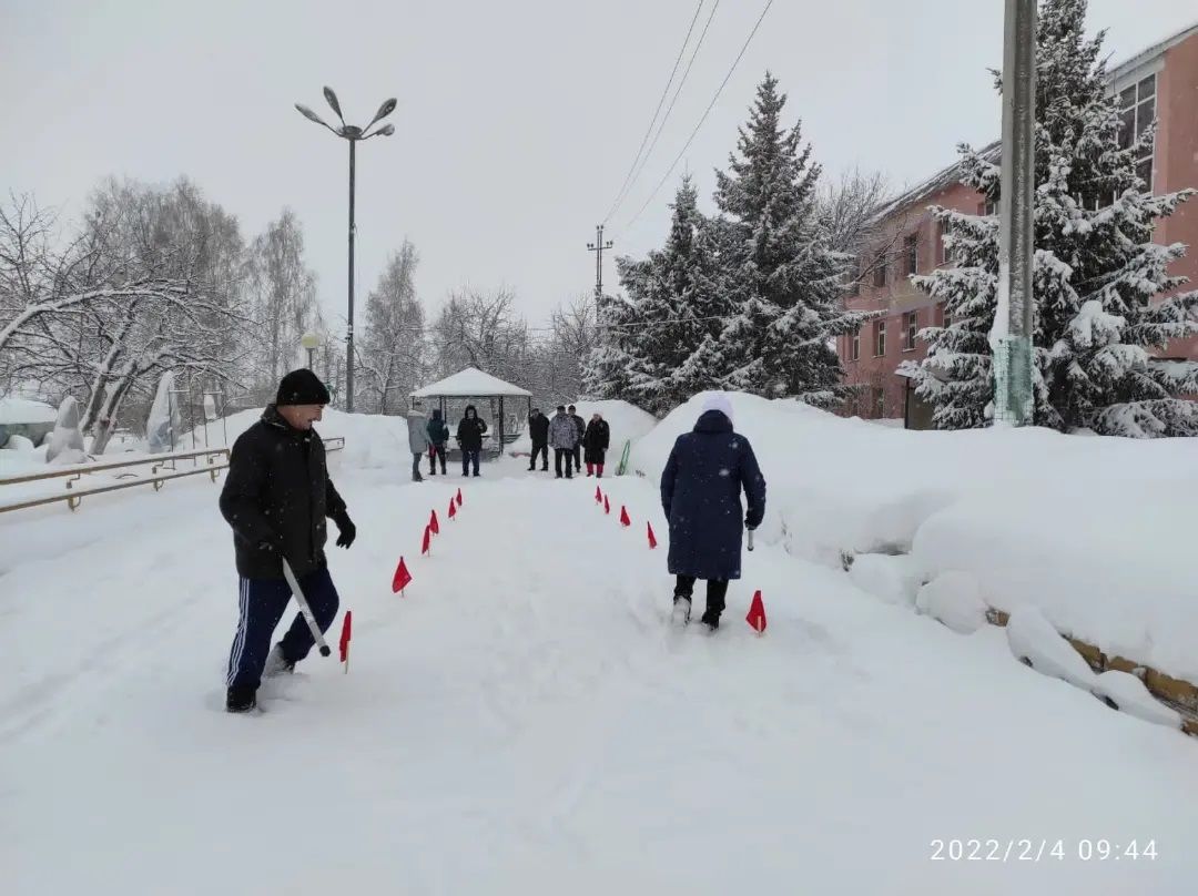 В Мензелинске, в честь Олимпийских игр в Пекине, получатели социальных услуг провели «Веселые старты»