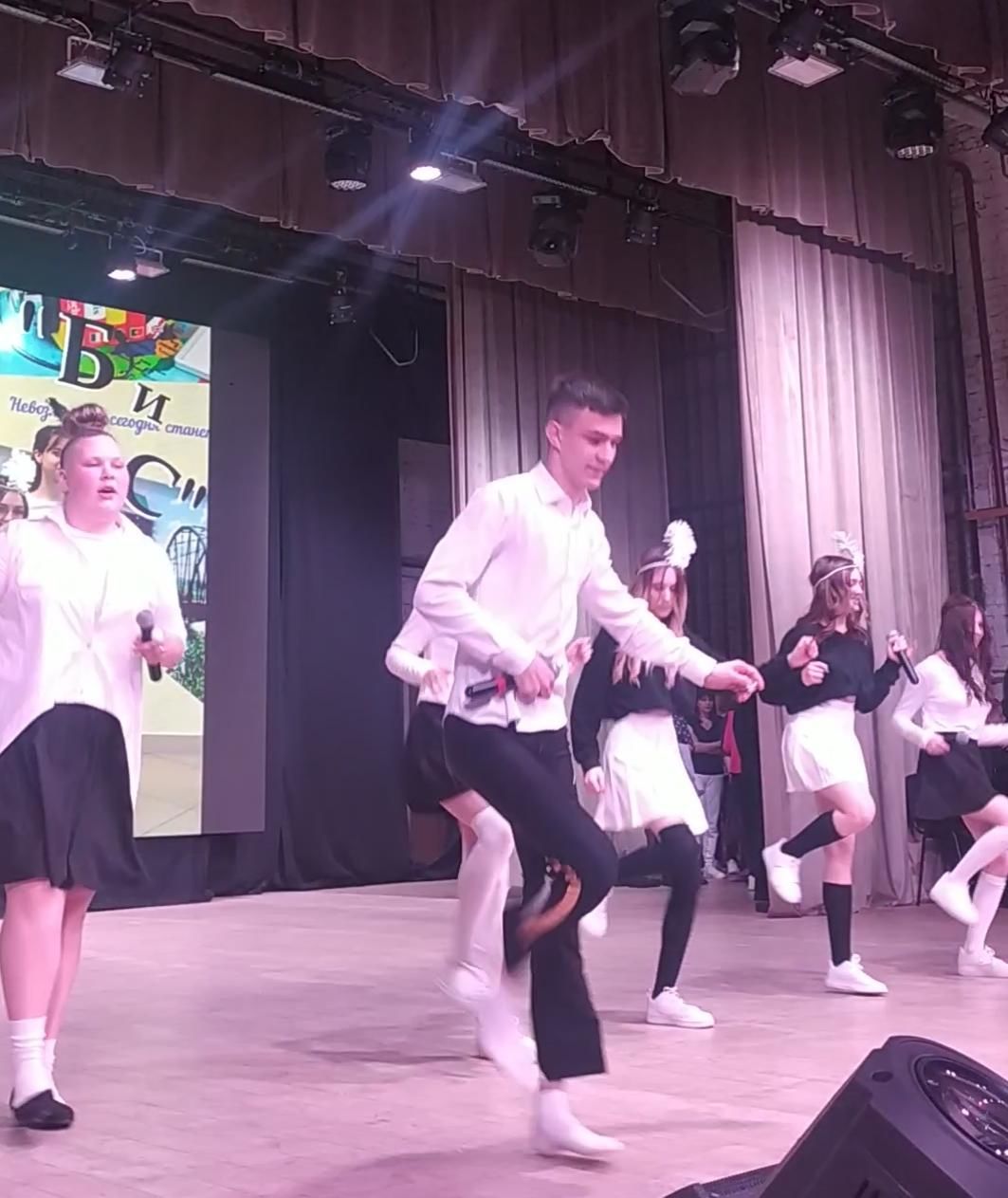 Мензелинские школьники показали свою веселость и находчивость в КВН