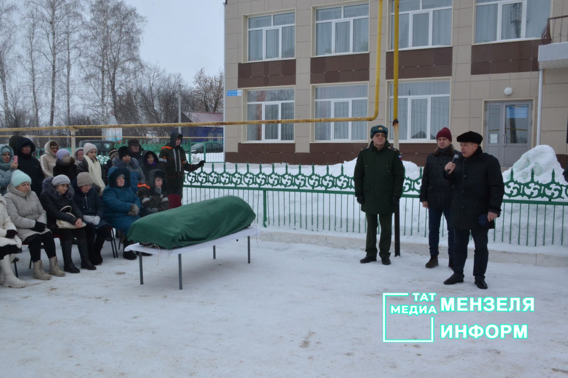 Дәвек авылында Минзәлә районының кыю улын соңгы юлга озаттылар