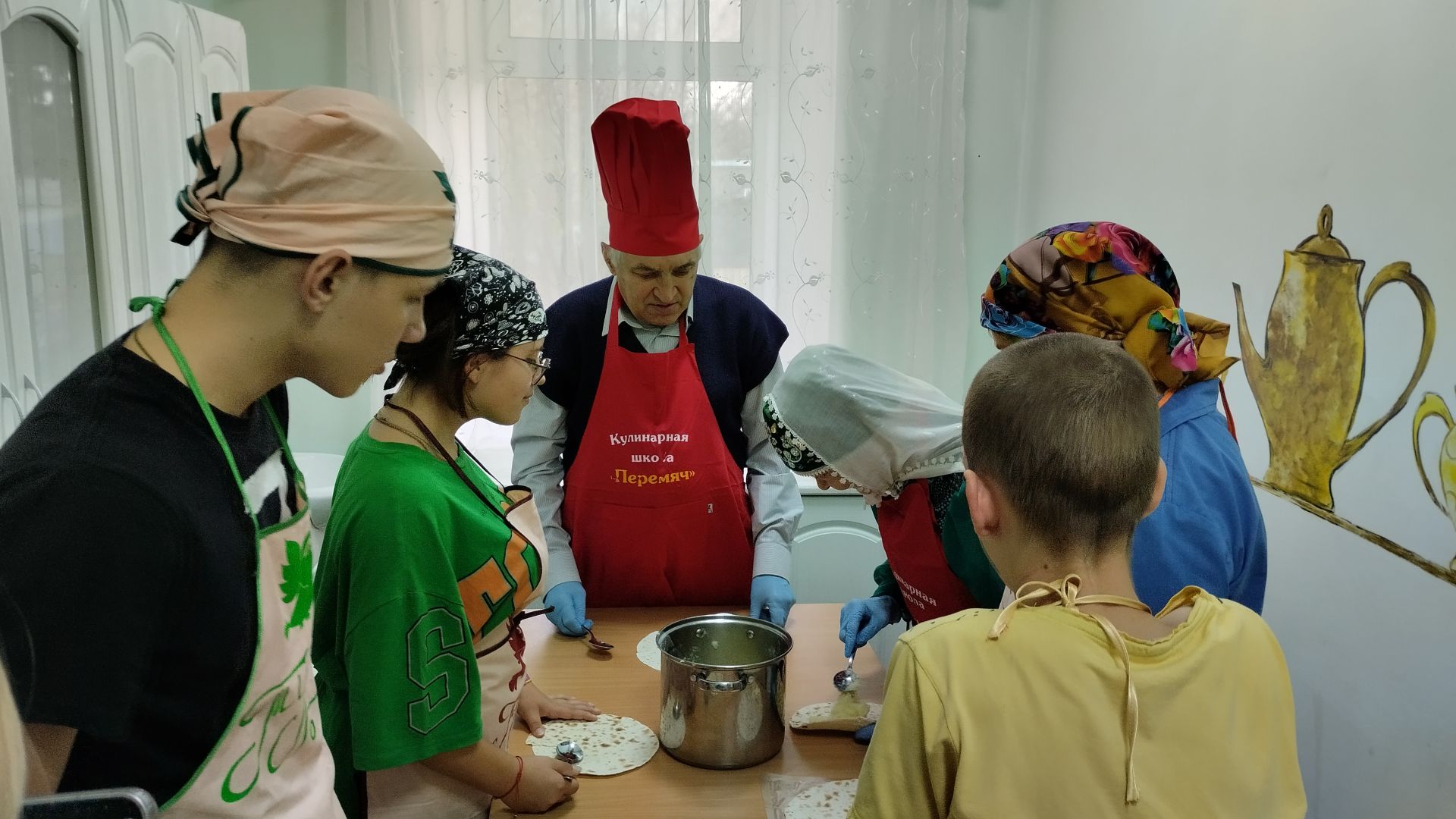 Детям показали секреты приготовления кыстыбыя
