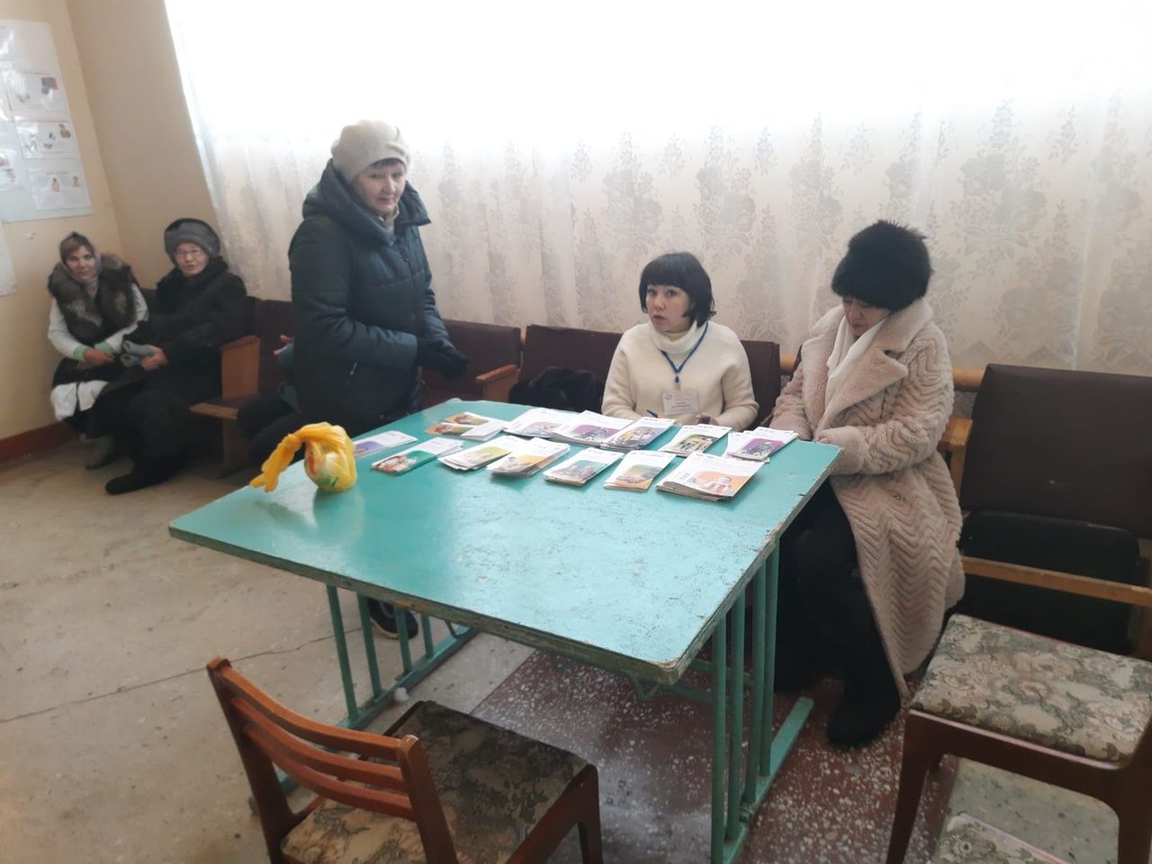 Клиентская служба и Центр занятости населения организовали прием граждан в Иркеняше