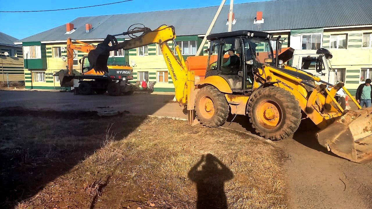 Глава района Айдар Салахов ознакомился с ходом работ на строительных объектах города