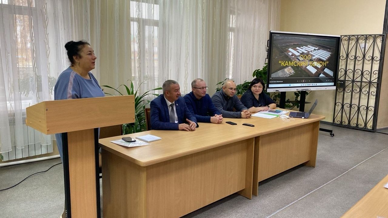 В Мензелинске проходит обучение по теме содержания крупного рогатого скота молочных пород