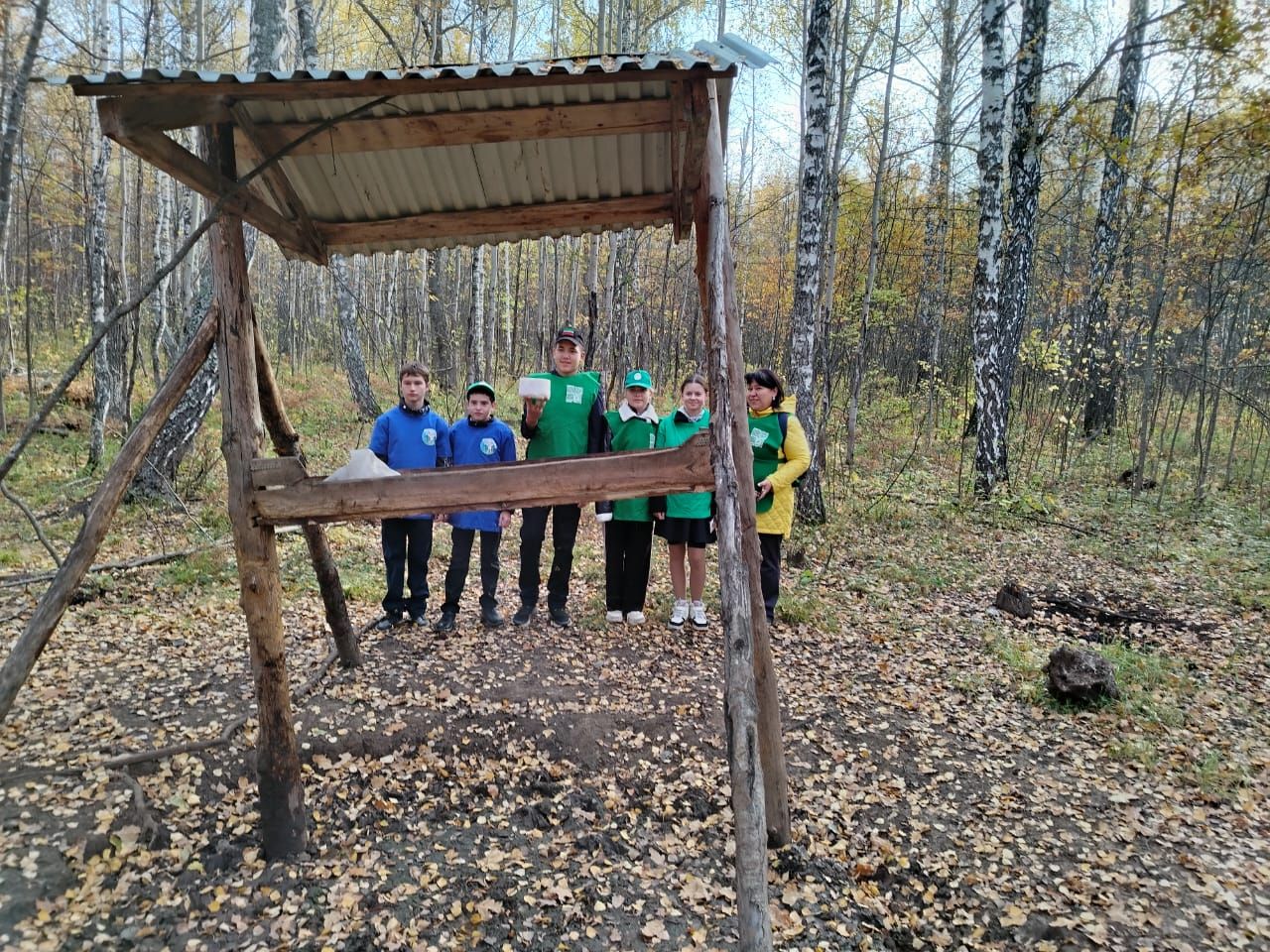 Мензелинские школьники вышли на подкормку диких животных