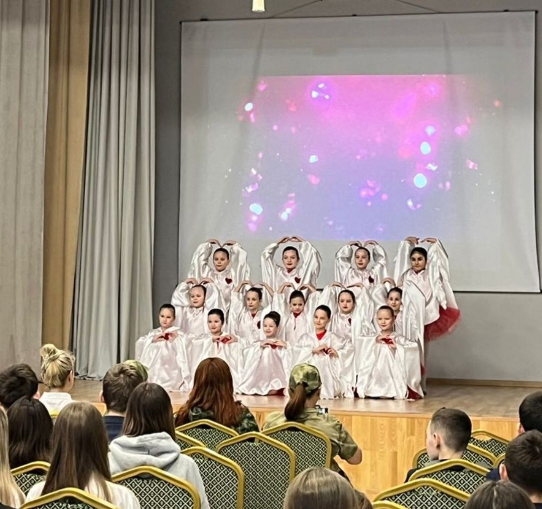 В СОШ № 1 г.Мензелинска состоялся концерт, посвящённый Дню волонтёра