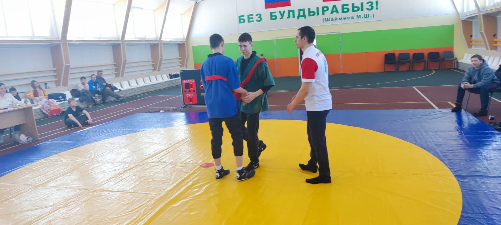 Нурхади Гильфанов и его коллеги вновь собрали любителей борьбы