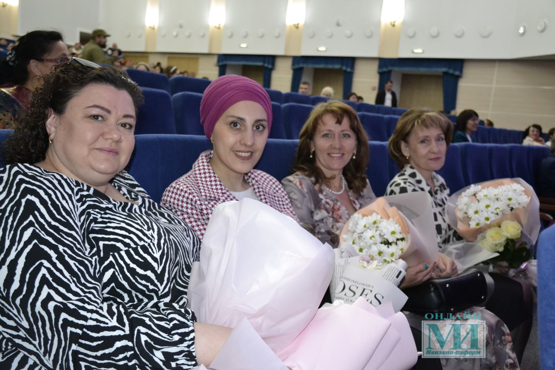 Бүген 1нче урта мәктәпнең 84 чыгарылыш укучысы өчен соңгы кыңгырау чыңлады